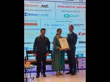 MET Rishikul Vidyalaya\'s Principal Honored at Edu Leaders Summit