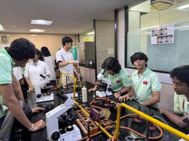 Visit to Microbiology and Biotechnology Department at Mithibai