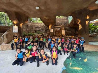 Learning Comes Alive: MRV Students Visit Byculla Zoo