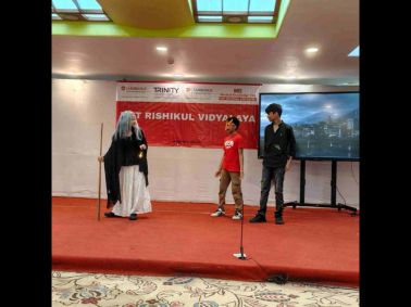 MRV Grade 7 Explores Literature Through Theatre
